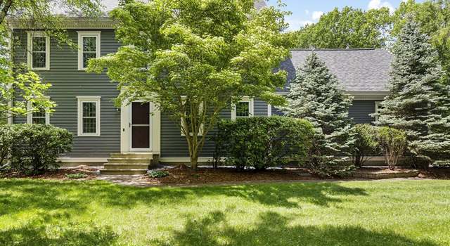 Photo of 2 Edgewood Dr, Pepperell, MA 01463