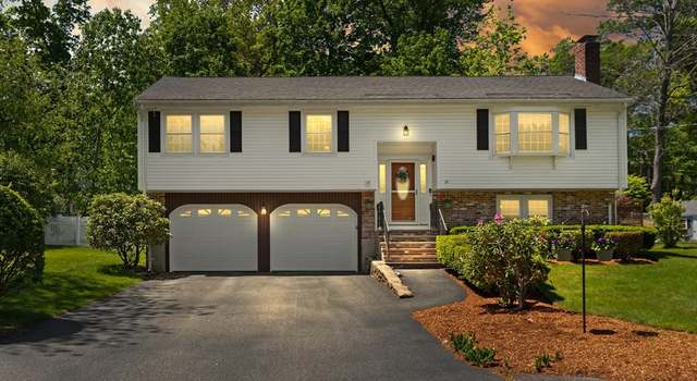 Photo of 10 Lisa Ln, Reading, MA 01867