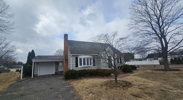 Photo of 41 Barrett St, Ludlow, MA 01056