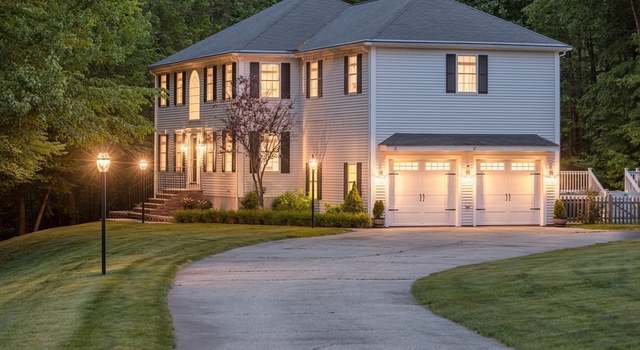 Photo of 11 Whitewood Cir, Amesbury, MA 01913