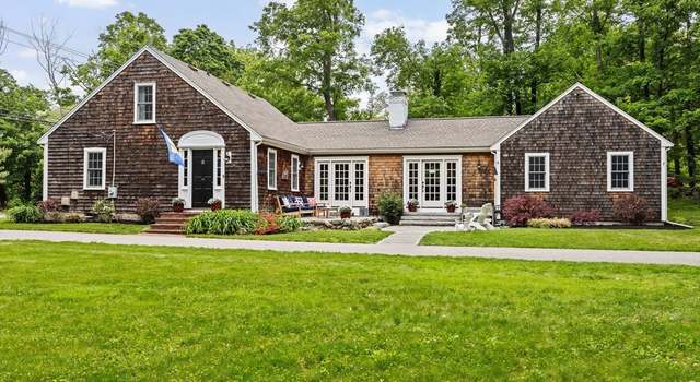 Photo of 48 Old Oaken Bucket Rd, Norwell, MA 02061