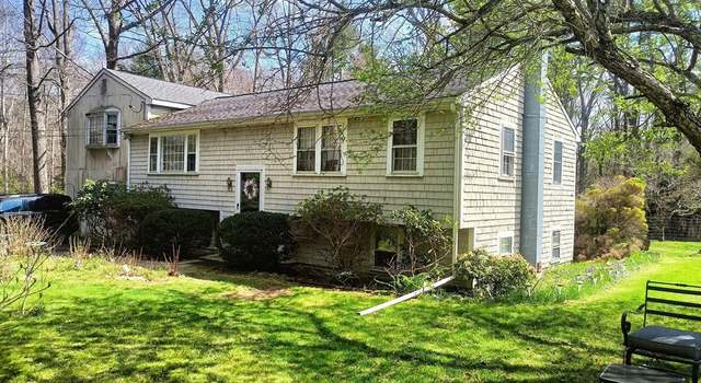 Photo of 73 West St, Plympton, MA 02367