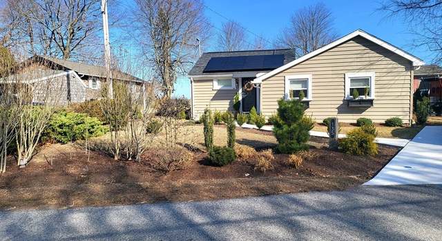 Photo of 135 Namquid Dr, Warwick, RI 02888