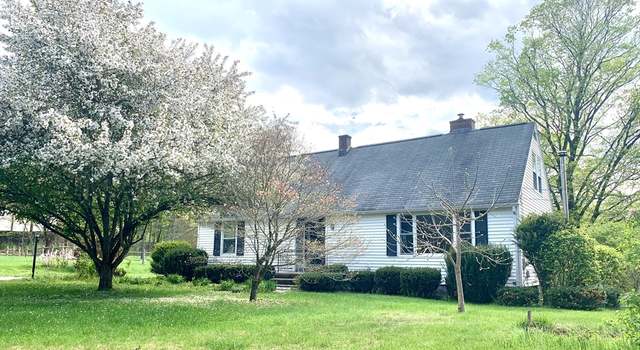 Photo of 52 Burnett St, Granby, MA 01033