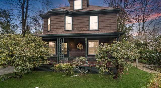 Photo of 26 Cottage St, Wellesley, MA 02482