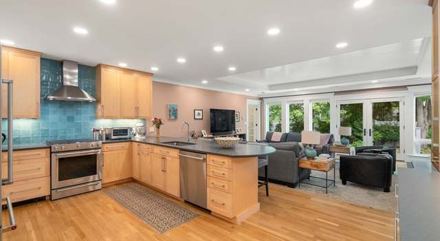 Photo of 893 Watertown St, Newton, MA 02465