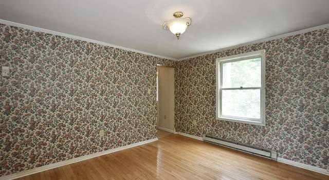 Photo of 19 Abenaki St, Hubbardston, MA 01452