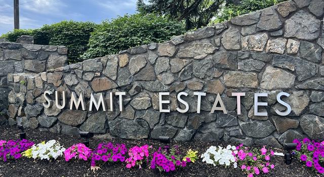 Photo of 1002 Paradise Rd Unit 2P, Swampscott, MA 01907