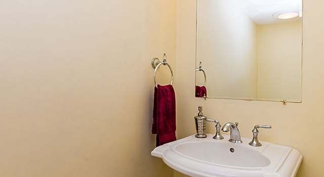 Photo of 18 Dale St Unit 4E, Andover, MA 01810