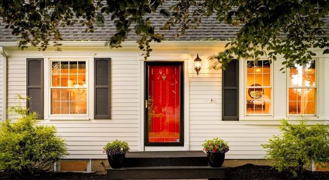 Photo of 16 Hart Pl, Woburn, MA 01801
