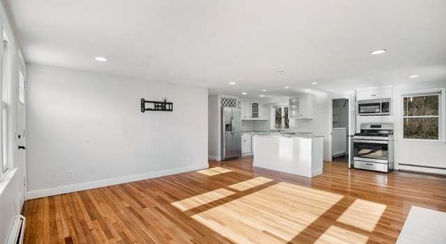 Photo of 104 Finlay Rd, Orleans, MA 02653