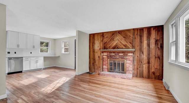 Photo of 36 Oakland Rd, Pepperell, MA 01463