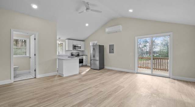 Photo of 4 Wildwood Rd, Lakeville, MA 02347