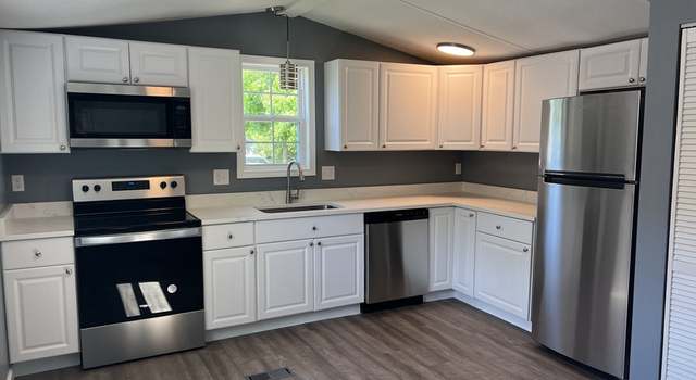 Photo of 29 Cheryl Ln, Carver, MA 02330