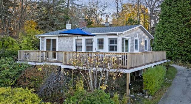 Photo of 15 Linwood Pl, Gloucester, MA 01930