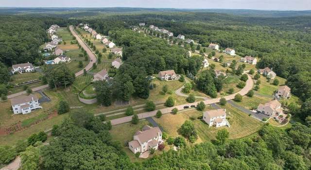 Photo of 1 Howarth Dr, Upton, MA 01568