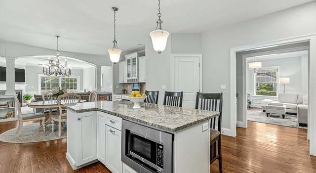 Photo of 4 Fairfield Pl, Winchester, MA 01890