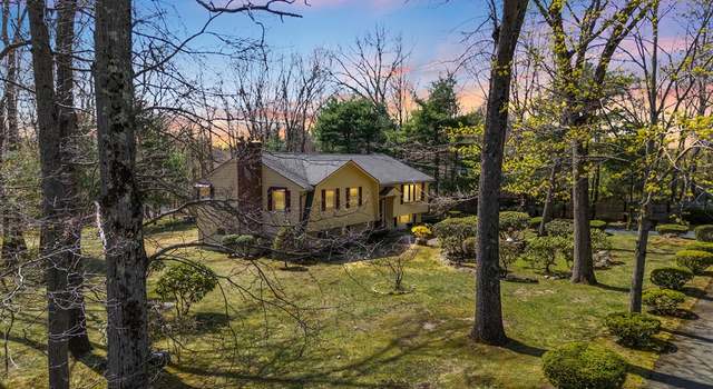 Photo of 11 Strawberry Hill Ln, Danvers, MA 01923