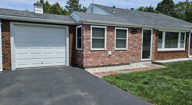 Photo of 461 River Rd, Lincoln, RI 02865