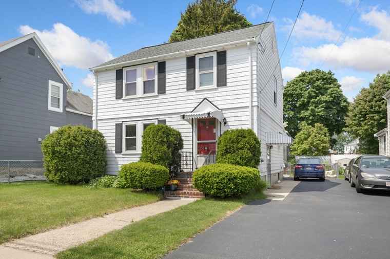 Photo of 48 Almont St Medford, MA 02155