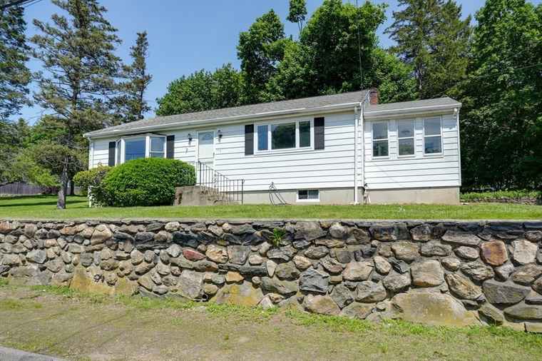 Photo of 117 Hosmer St Marlborough, MA 01752