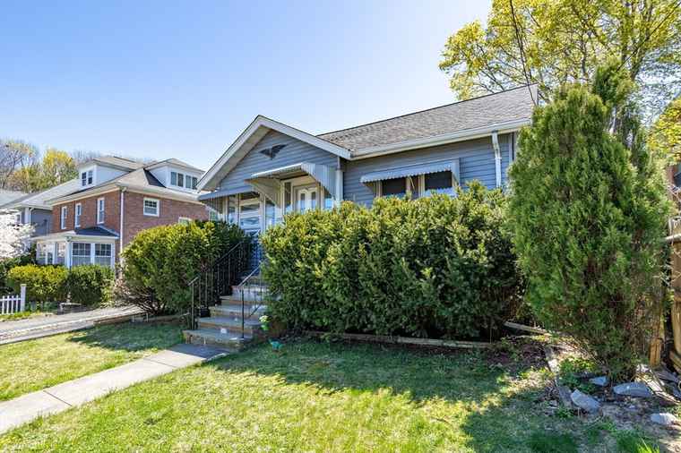 Photo of 253 Sea St Quincy, MA 02169