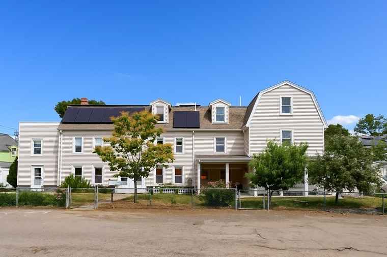 Photo of 16-18 Beacon Pl Melrose, MA 02176