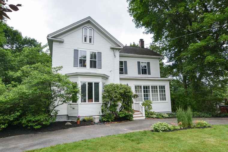Photo of 37 Pemberton Rd Wayland, MA 01778