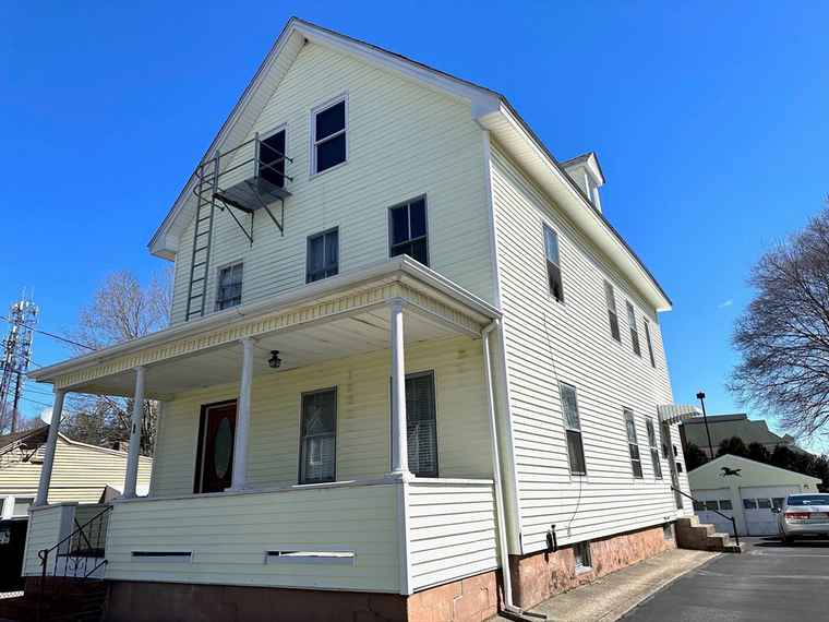 Photo of 11 Stanley Ave Taunton, MA 02780