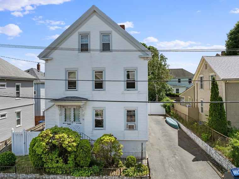 Photo of 114 Perry St New Bedford, MA 02745