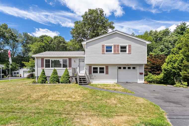Photo of 17 Crossman St Taunton, MA 02780