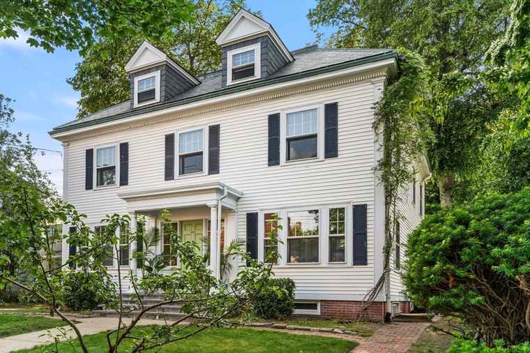 Photo of 232 Lafayette St Salem, MA 01970