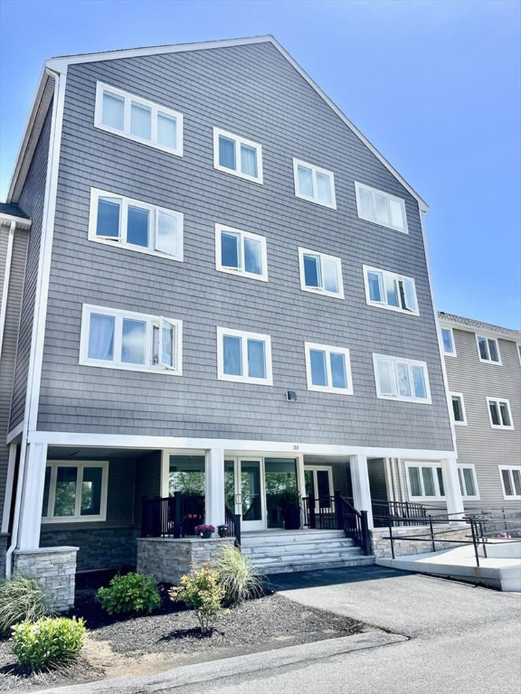 Photo of 38 Dunham Rd #303 Beverly, MA 01915