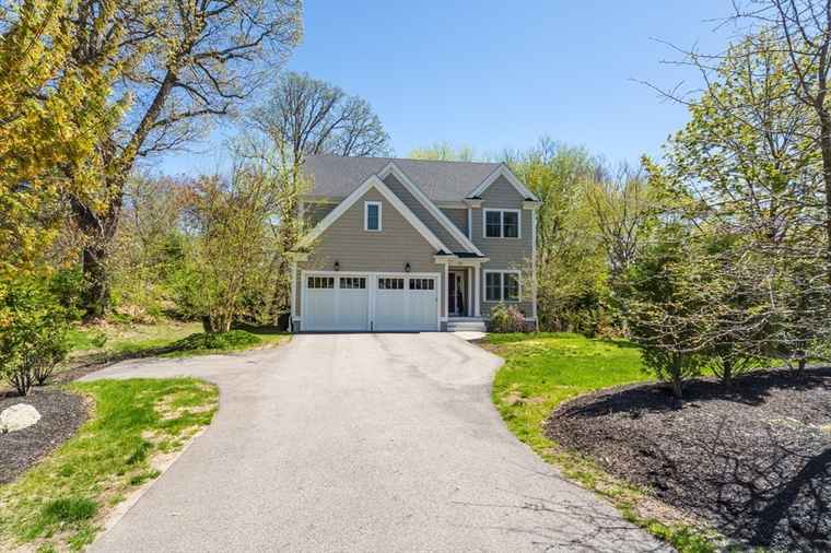 Photo of 70 Rockland St Natick, MA 01760