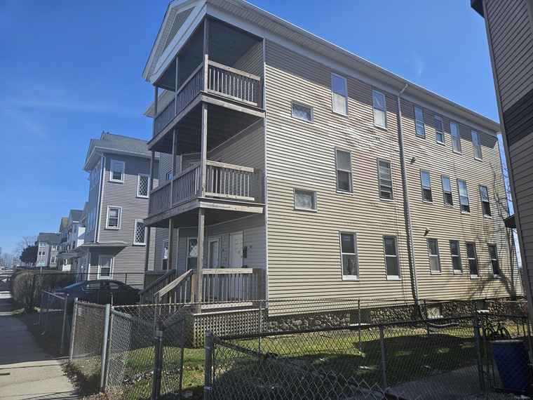 Photo of 62 Granite St Worcester, MA 01604