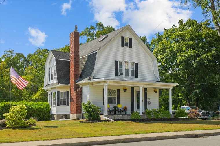 Photo of 1084 Main St Leominster, MA 01453