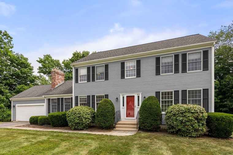 Photo of 5 Autumn Ln Acton, MA 01720
