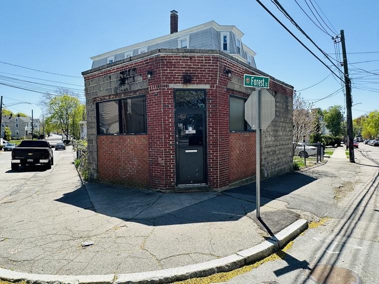 Photo of 77 Forest St Watertown, MA 02472