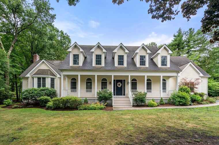 Photo of 42 Tamarack Rd Westwood, MA 02090