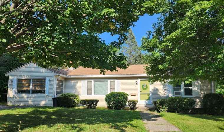 Photo of 12 Mary Ann Dr Worcester, MA 01606