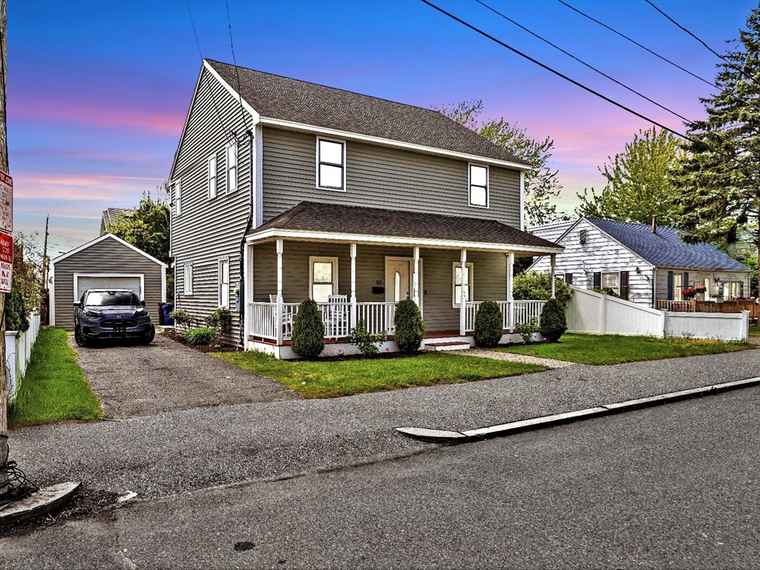 Photo of 10 Wadleigh Ave Revere, MA 02151