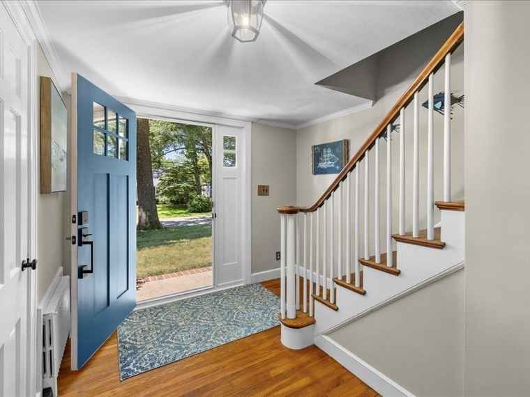 Photo of 38 Cottage Ln Weymouth, MA 02188