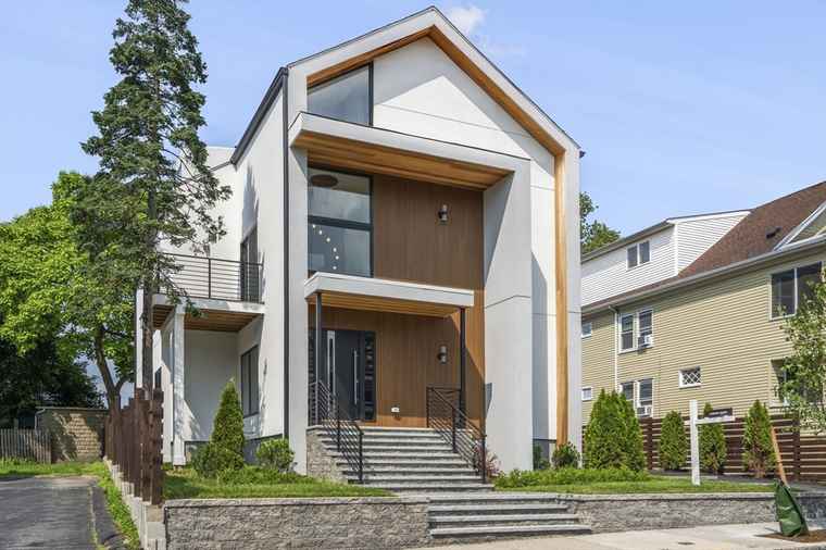 Photo of 33 Conwell Ave Somerville, MA 02144