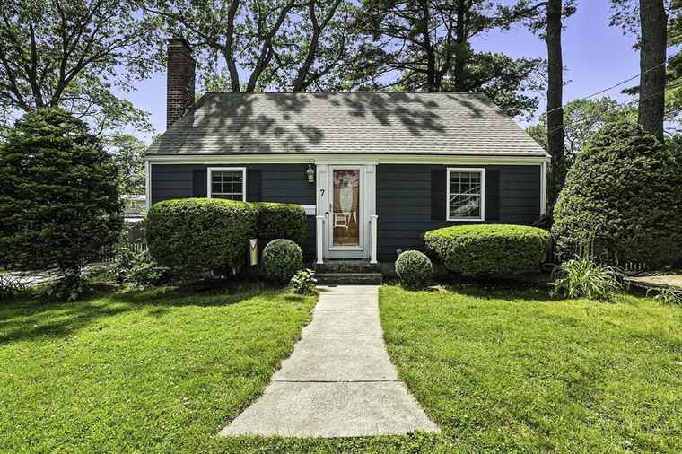 Photo of 7 Vermont Ave Natick, MA 01760