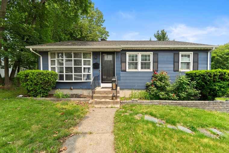 Photo of 140 W Mountain St Worcester, MA 01606