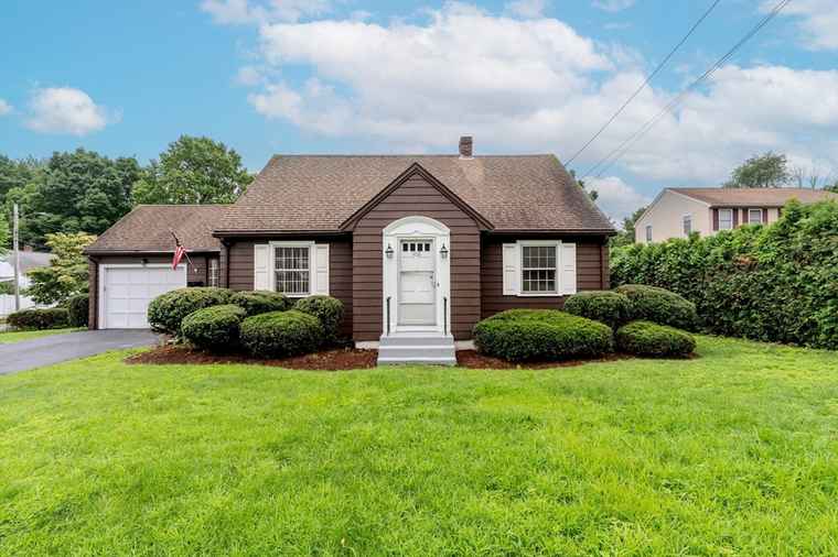 Photo of 408 Varnum Ave Lowell, MA 01854