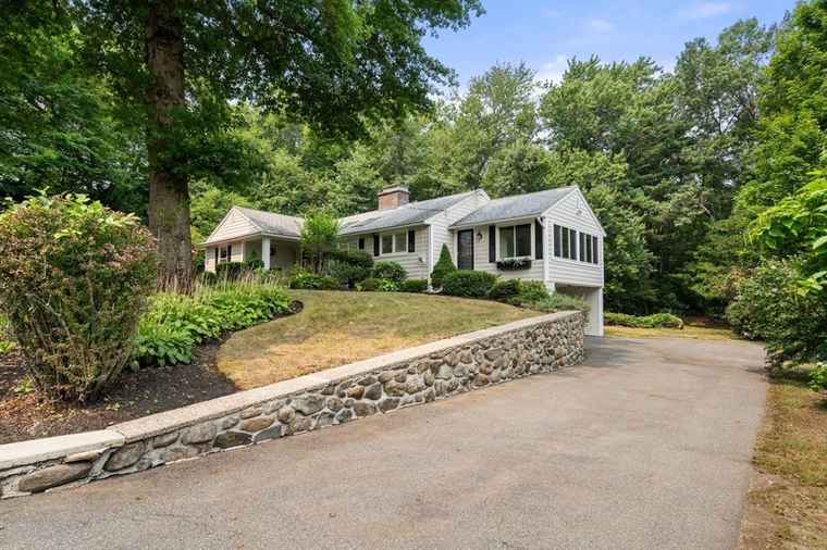 Photo of 26 Montview Rd Chelmsford, MA 01824