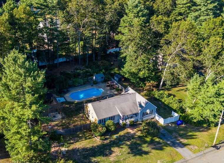 Photo of 25 Wintergreen Ln Taunton, MA 02780