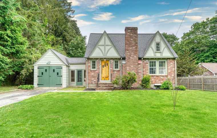 Photo of 33 Mill St Westwood, MA 02090
