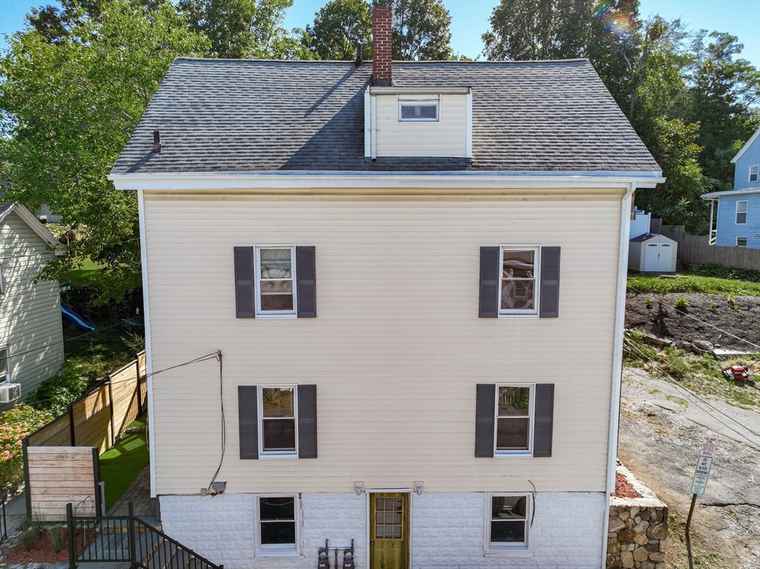 Photo of 13 Center St Woburn, MA 01801